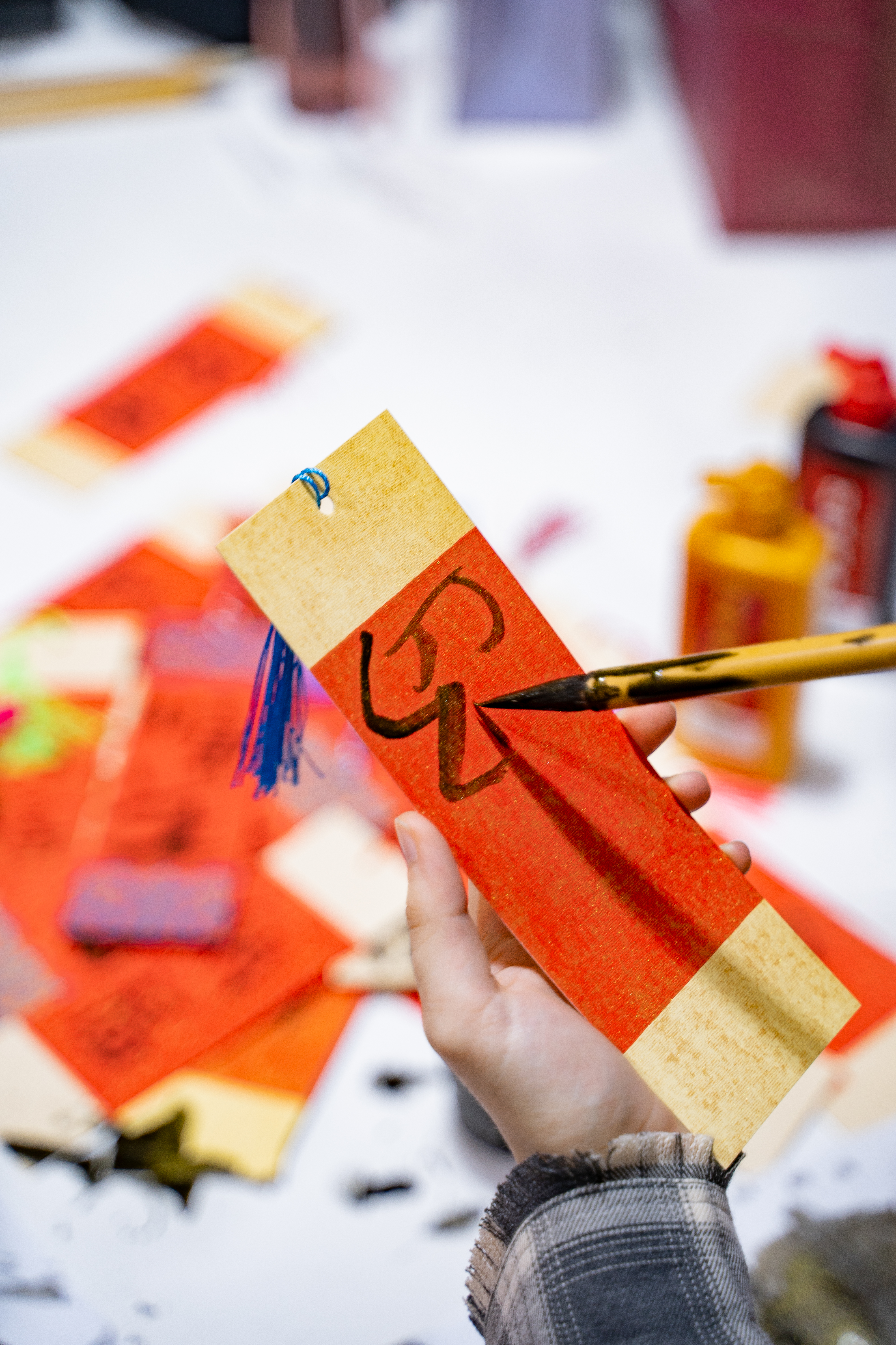 Chinese calligraphy practice at the Polyglot school
