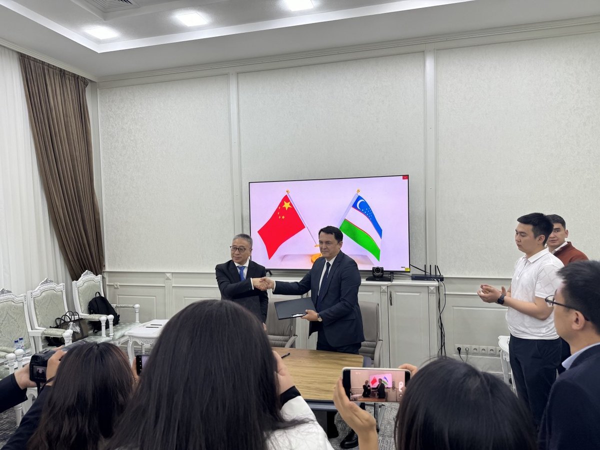 Bilateral presentation with both flags