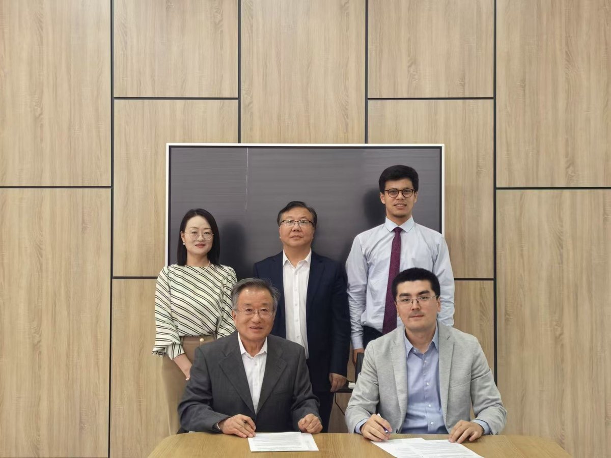 MoU signing with Hainan Leading Elephant Education partner